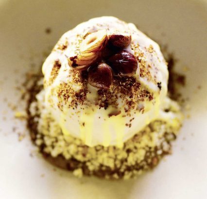 Chantarelle-Eiscreme Pfifferling-Eiscreme – von Sasu Laukonnen Pfifferling-Eiscreme – von Sasu Laukonnen
