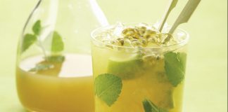 Sommer-Drink Apfel-Maracuja-Mojito Maracuja