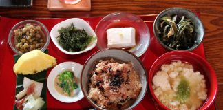 Ryukyku-Essen Okinawa Hundertjährige