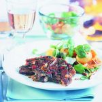 Lammrückensteaks mit Brunnenkresse-Kartoffelsalat