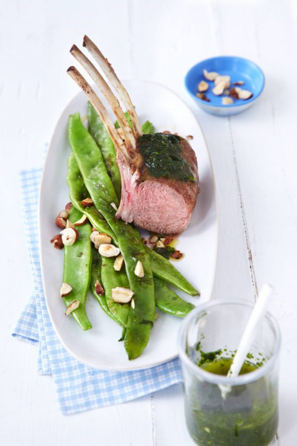 NZLammkrone_mit_Stangenbohnen300dpi Gegrillte Lammkrone mit gebratenen Stangenbohnen