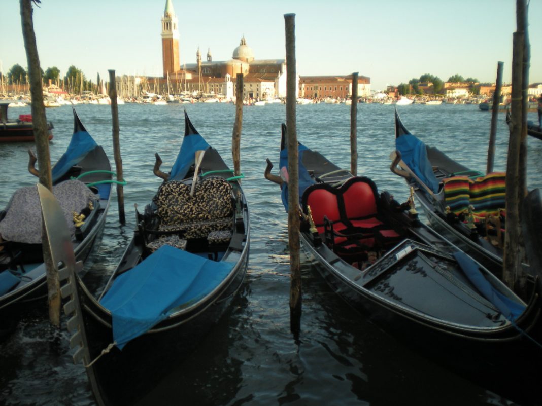 Venedig_Gondeln