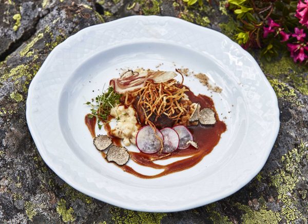 IGL_kulinarischerJakobsweg_2017_Bild9 Geschmorte Schweinebacke mit Knollensellerie-Risotto Hulstone