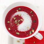 Rote Bete-Suppe mit Wasabi-Schaum