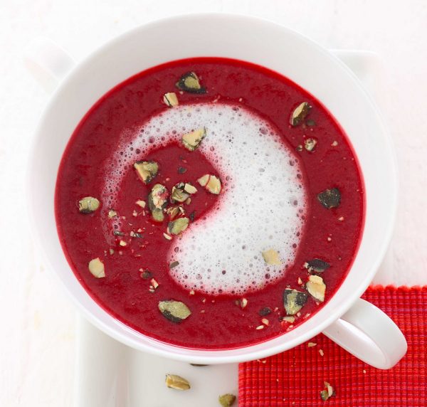 Rote Bete-Suppe mit Wasabi-Schaum