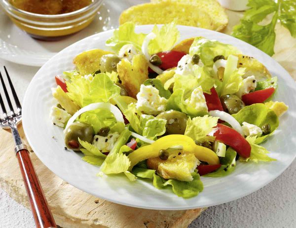 Brotsalat mit Balsamico-Dressing