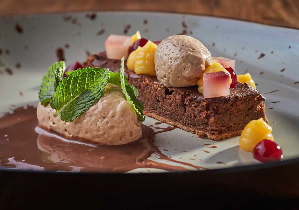 Zimtmousse auf Ananas-Carpaccio - genießen und reisen