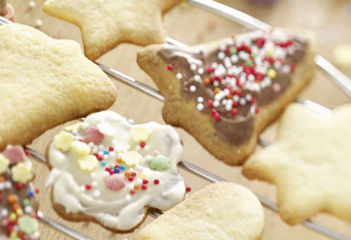 Schnelle bunte Weihnachtskekse