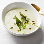 Kohlrabi-Kokos-Suppe mit Matcha