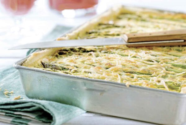 Spargel-Quiche mit Schinken und Orangenschale