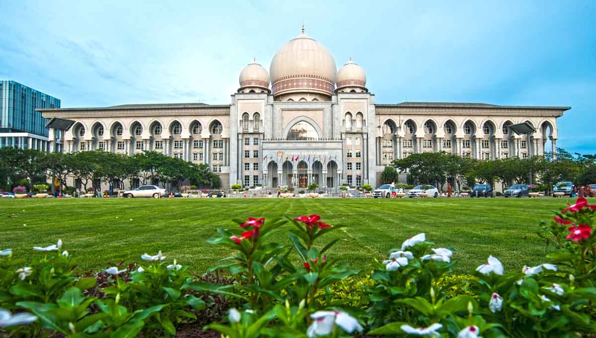 Putrajaya: Juwel der islamisch-malaysischen Architektur