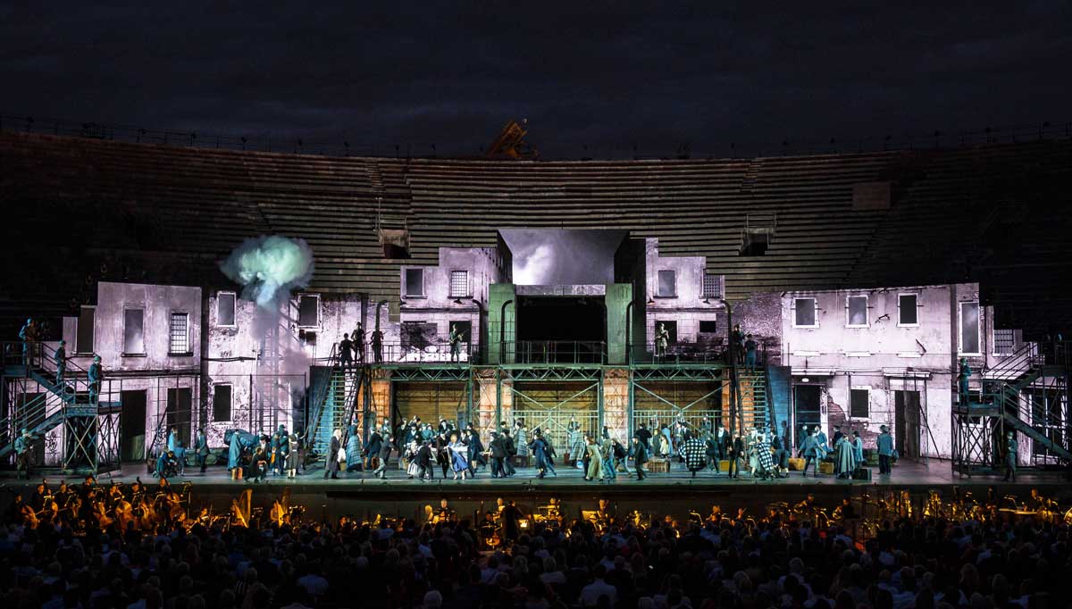 Nabucco: Ein unvergesslicher Opernarbend in der Arena di Verona