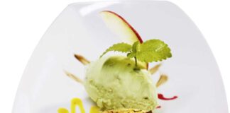 Lauwarmes Apfelküchle mit Apfel-Minzsorbet