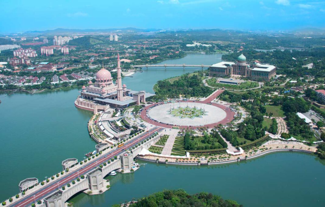 Putrajaya: Juwel der islamisch-malaysischen Architektur