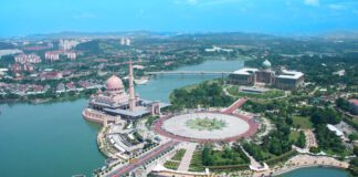 Putrajaya: Juwel der islamisch-malaysischen Architektur
