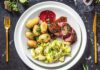 Gebratenes Hirschsteak mit Zwiebelsoße