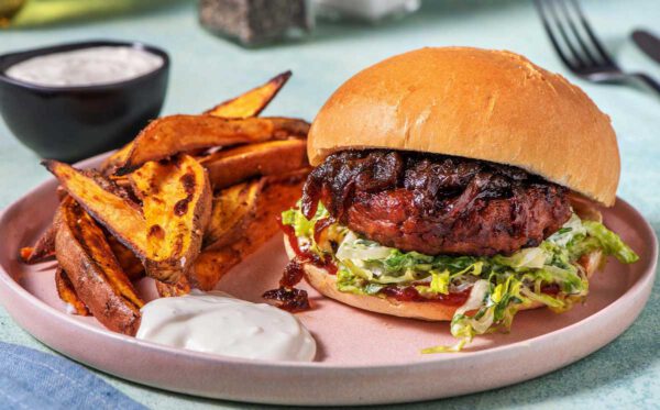 Vegan BBQ Burger mit karamellisierten Zwiebeln