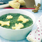 Vegetarische Suppe mit Spinat: Kochen für Kinder