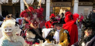 Maskenpflicht? Ja, bitte! Venedig, Karneval,