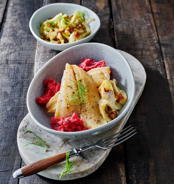 Schollenfilet mit Honig-Fenchel und Rote-Bete-Kartoffelstampf