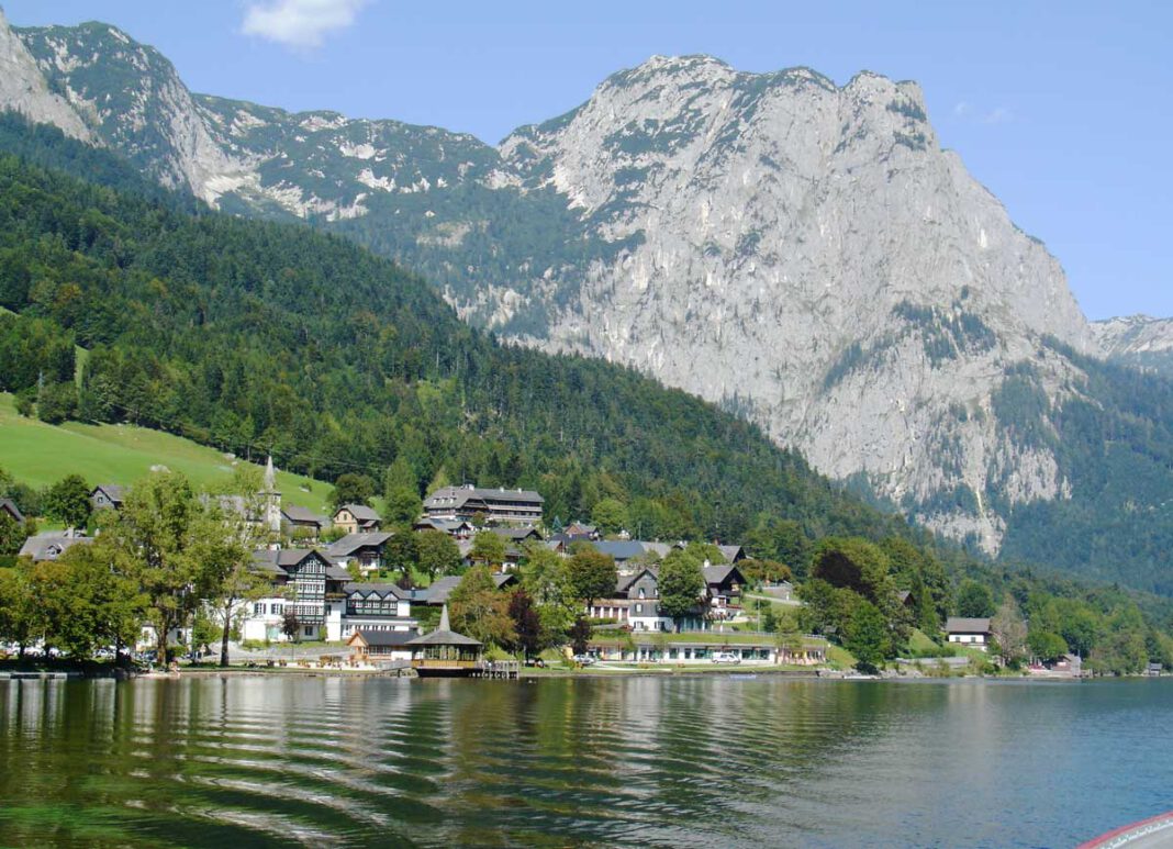 Aufblühen im Narzissendorf Zloam am Grundlsee