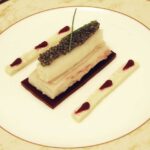 Imperial Kaviar mit Dreierlei vom Stör auf Rote Bete Gelee und Meerrettich Schaum-Mousse