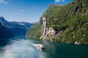 Hurtigruten Postschiffe feiern 130-jähriges Jubiläum