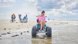 Mit dem Rollstuhl an den Strand