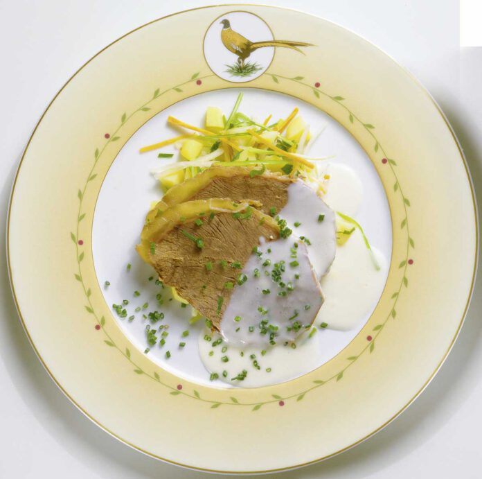 Tafelspitz in Meerettich-Sauce und Bouillonkartoffeln