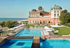 Hotel Excelsior Lido di Venezia: Luxury on the Beach in Venice