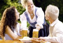 Bayrischer Schweinsbraten mit gebratenen Semmelknödeln