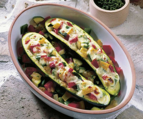 Griechische gefüllte Zucchini