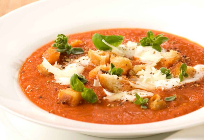 Tomaten-Apfel-Suppe