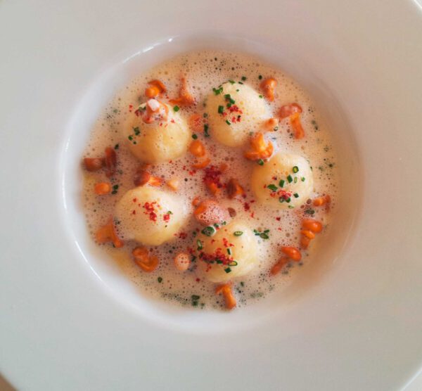 Heinz Winkler: Gnocchi in Schnittlauchsauce mit Pfifferlingen