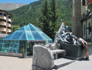 Mit Dampf und Nostalgie von Zermatt nach St. Moritz