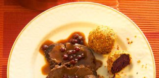 Johann Lafer: Sauerbraten vom Reh mit Preiselbeersauce