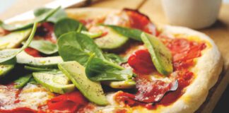 Gesunde Pizza mit Avocado oder Zwiebelpizza gefällig?