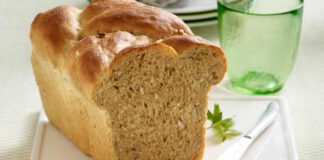 Selbst gebackenes Brot & herzhafter Aufstrich zu Kastenbrot