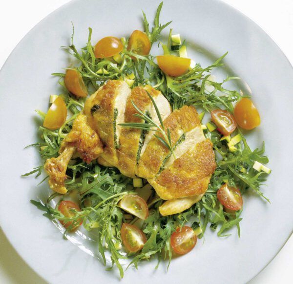 Poulardenbrust mit Rosmarin auf Frisée-Salat