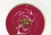 Rote-Bete-Suppe mit grünem Chili