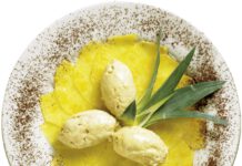 Zimtmousse auf Ananas-Carpaccio