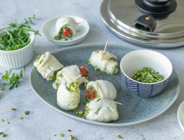 Frühlingsgericht: Fischröllchen mit Rucola-Pesto