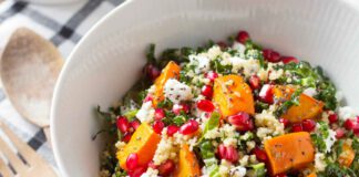 Quinoa-Chia-Salat mit Grünkohl, geröstetem Kürbis und Zitronen-Vinaigrette