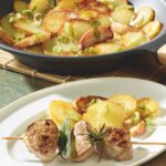 Kochen mit Apfel: Spieße braten mit Apfel - Kartoffel-Apfel-Pfanne