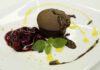 Hallorendessert mit heißen Schattenmorellen
