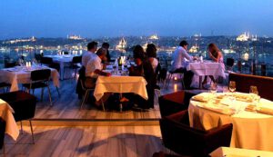 Rooftopbars: Über allem stehen in Bangkok, Dubai, Istanbul, Havanna, New York