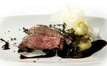 Poeliertes Kronfleisch mit Pfeffer und Knoblauch