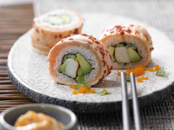 Steffen Henssler: Der richtige Reis für Sushi - Rezept California Lachs-Rolls “pan-fried“