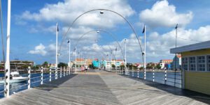 Blue Sky, blue Sea, blue Curaçao …