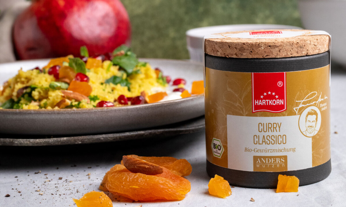 Curry-Couscous Salat mit Mandeln und Aprikosen - genießen und reisen